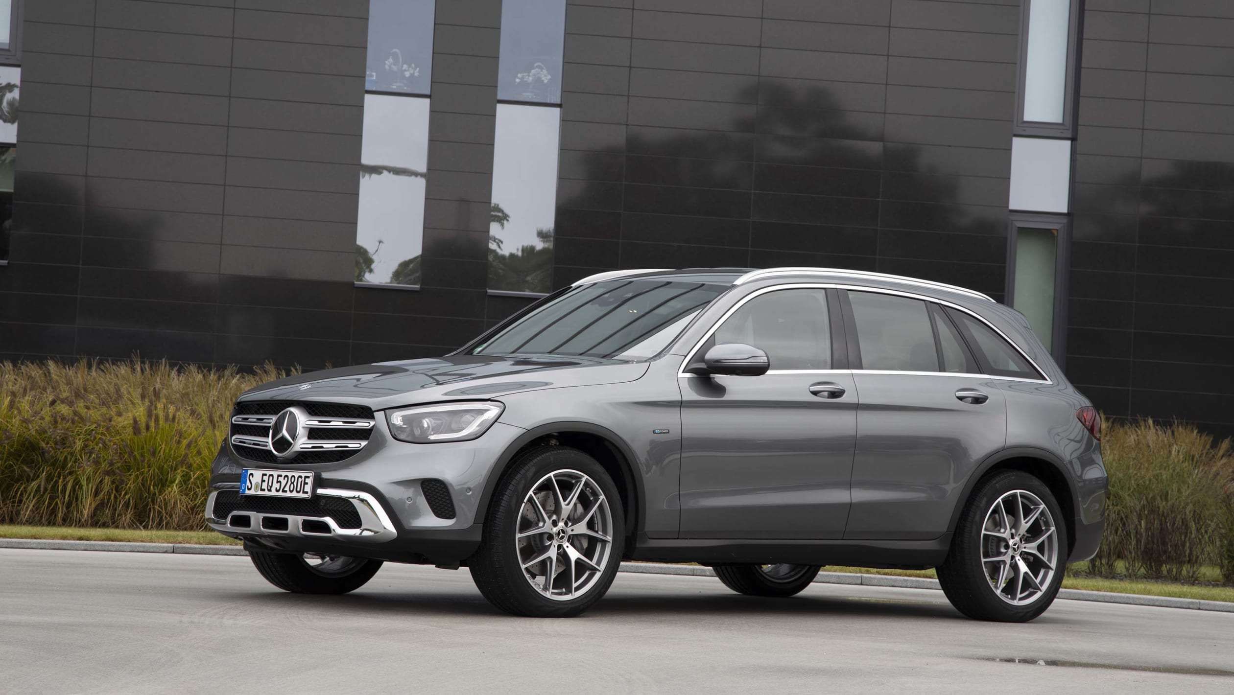 MBGLC300eSUV
